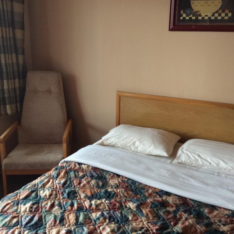 Parkwood Motor Inn Sundre Экстерьер фото