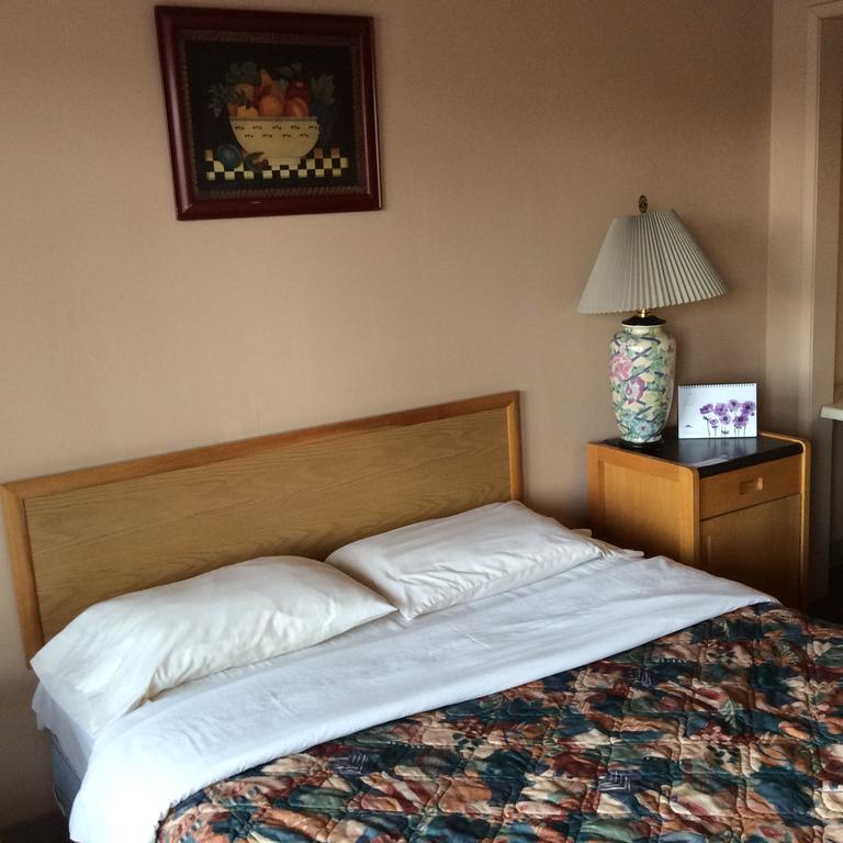 Parkwood Motor Inn Sundre Экстерьер фото