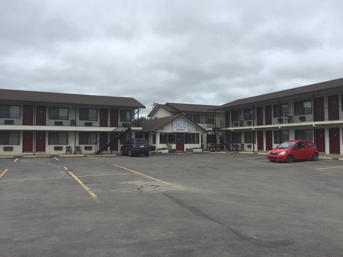 Parkwood Motor Inn Sundre Экстерьер фото