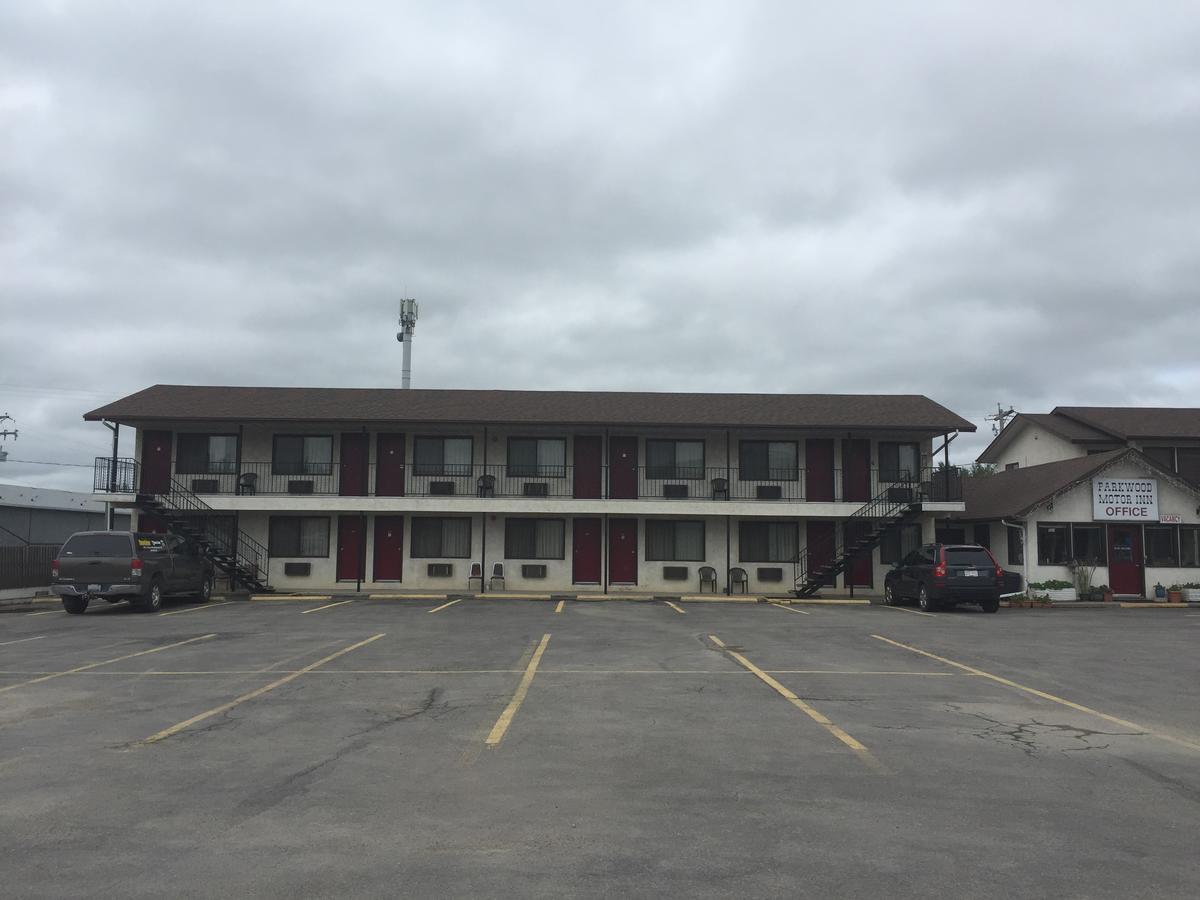 Parkwood Motor Inn Sundre Экстерьер фото