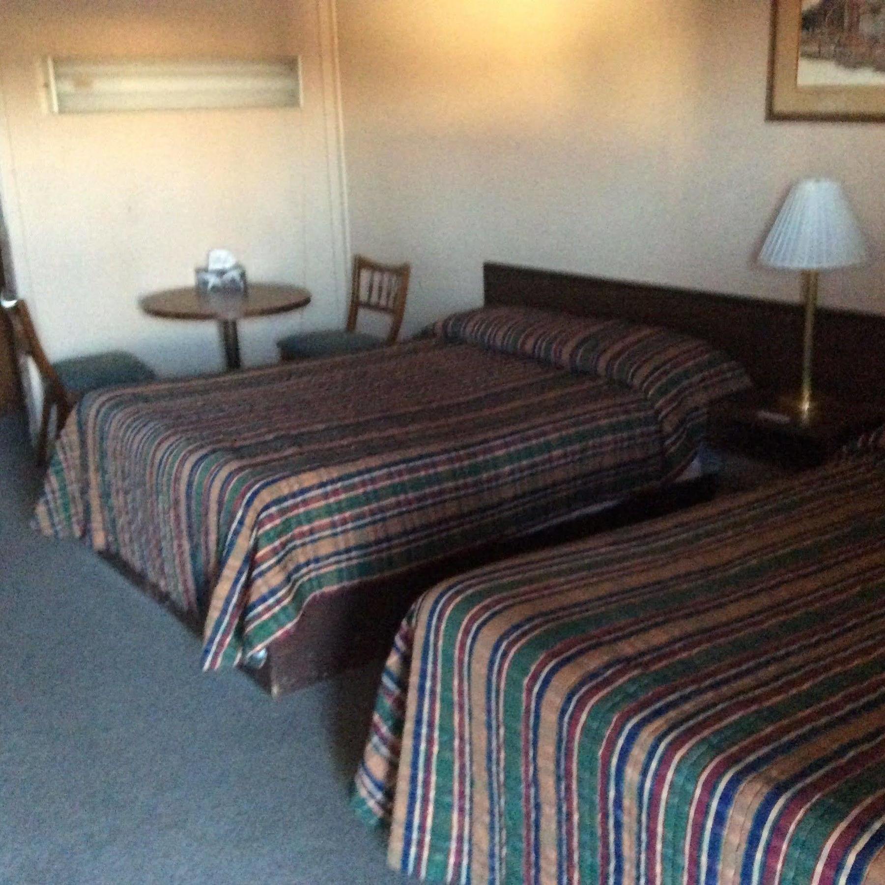 Parkwood Motor Inn Sundre Экстерьер фото