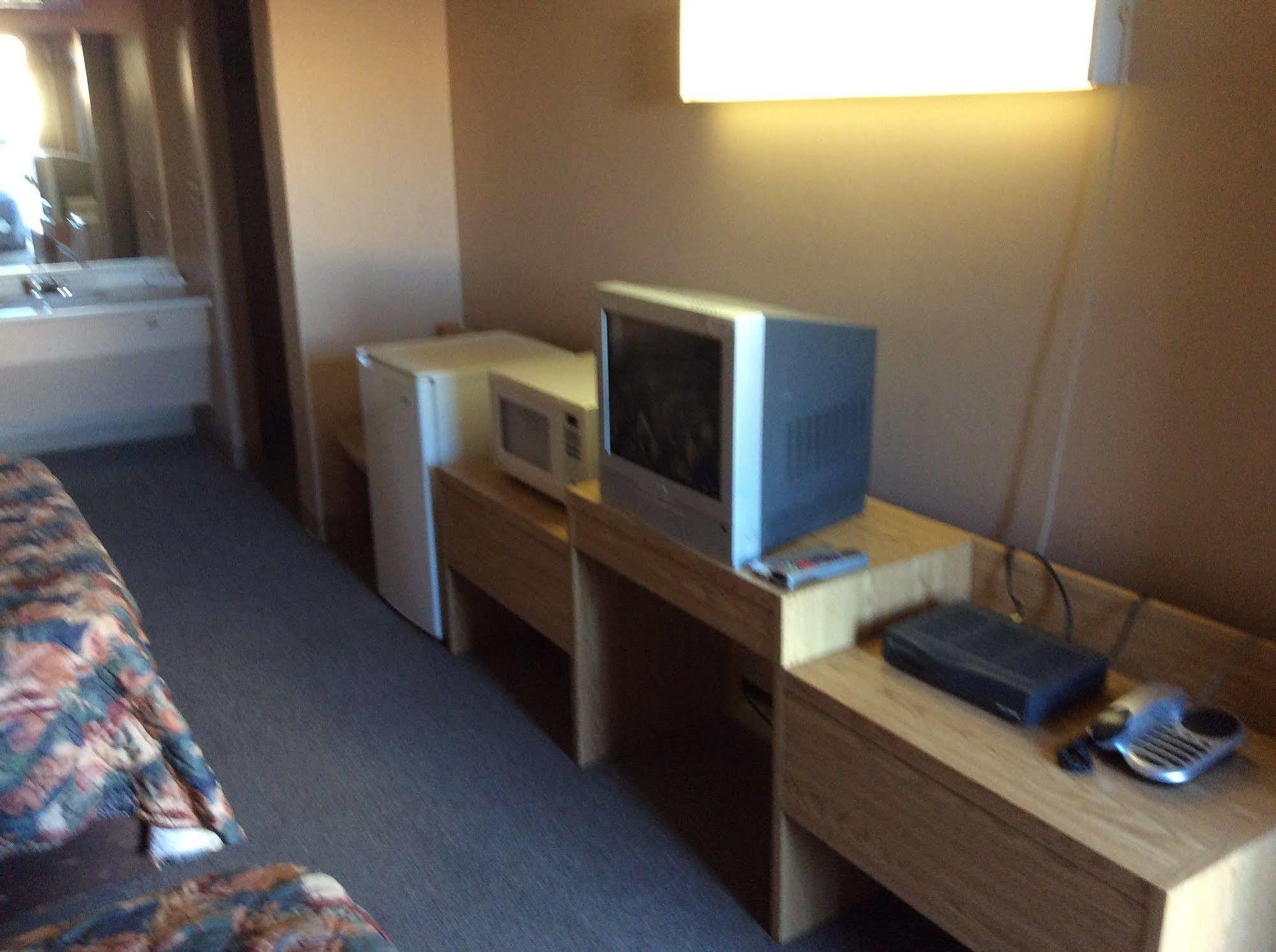 Parkwood Motor Inn Sundre Экстерьер фото