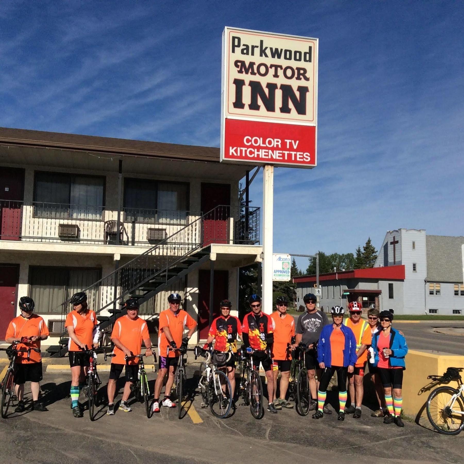 Parkwood Motor Inn Sundre Экстерьер фото